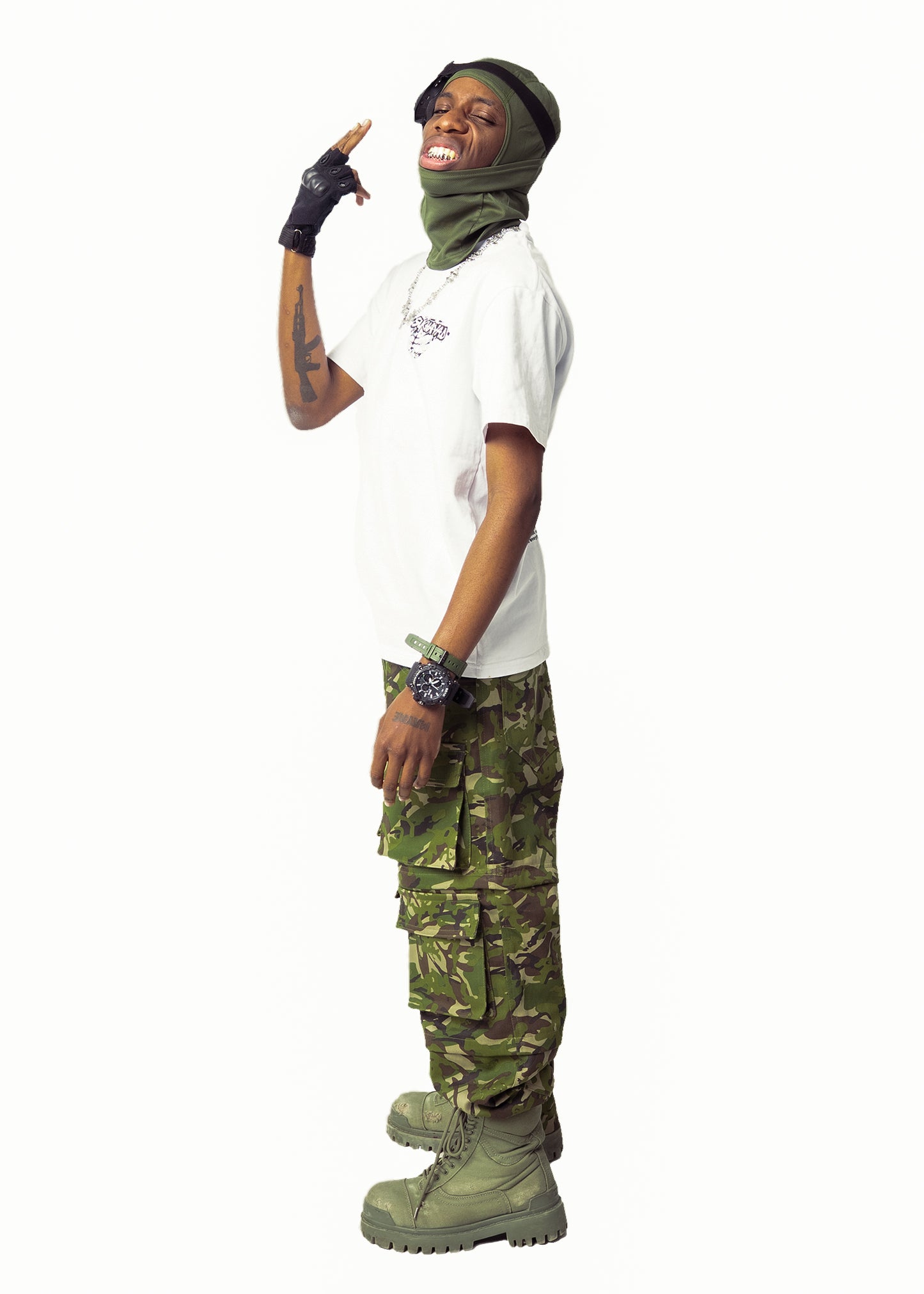 THE UNKWN CAMO CARGOS